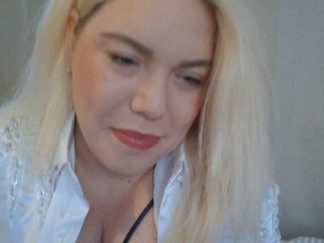 Ayse95 live on BongaCams