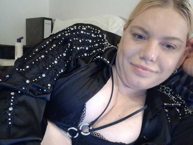 Ayse95 live auf BongaCams