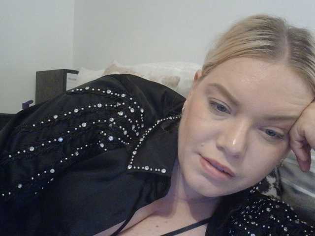 Ayse95 live auf BongaCams