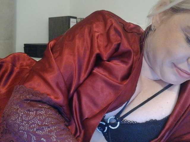 Ayse95, en directo ahora en BongaCams