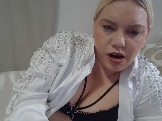 Ayse95 live cam on BongaCams