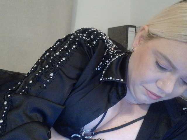 Ayse95 live cam on BongaCams