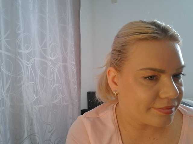 Ayse95 live cam on BongaCams