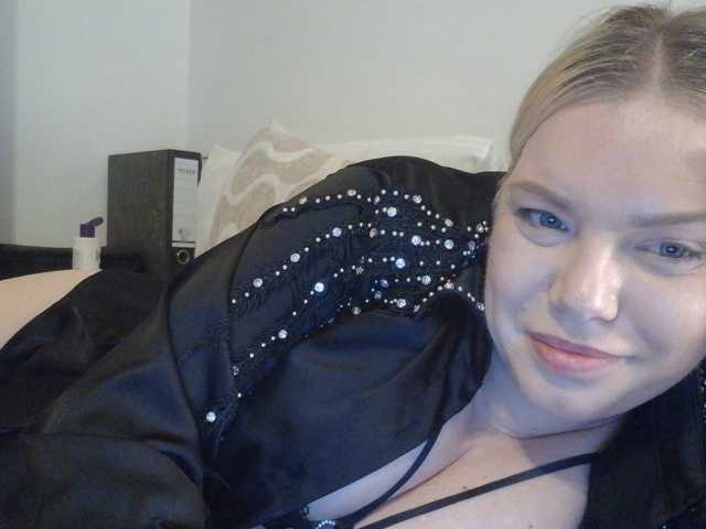 Ayse95 live cam on BongaCams