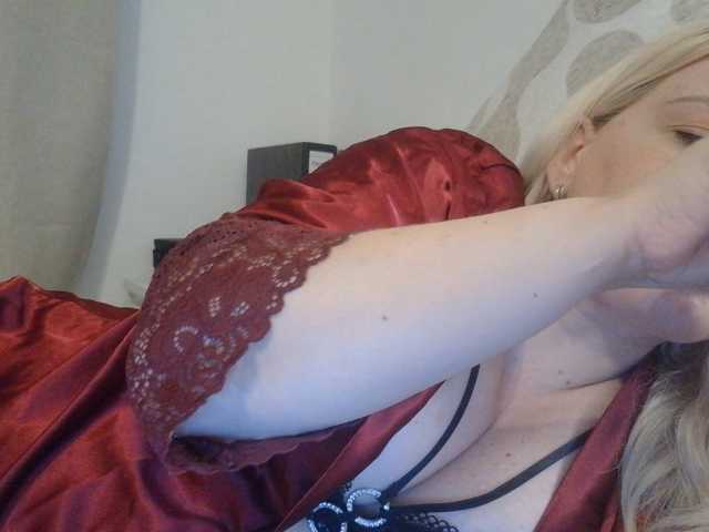 Ayse95 live on BongaCams