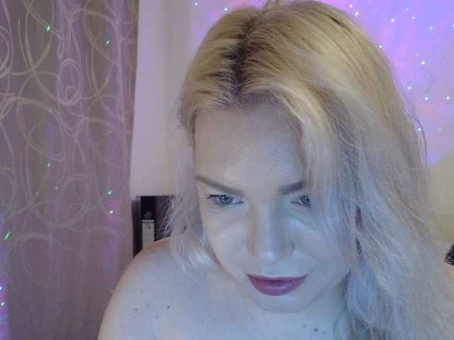 Ayse95 Live Cam on BongaCams