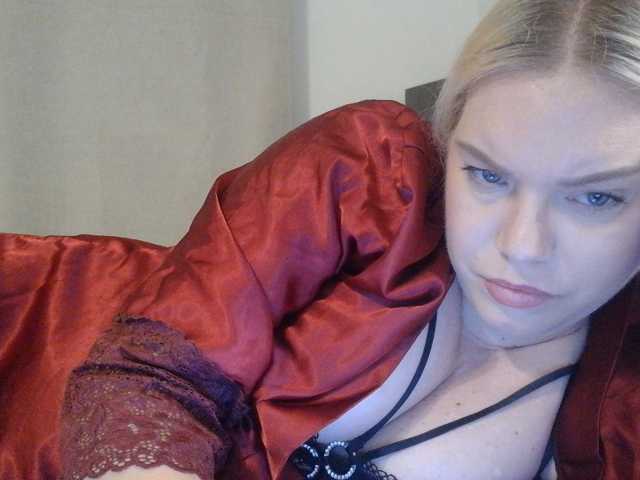 Ayse95 live on BongaCams