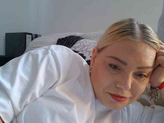Ayse95 webcam