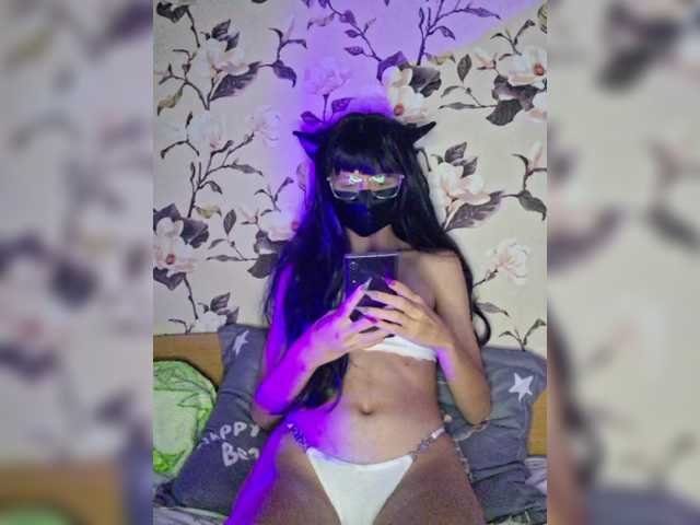 ManyaHots live cam on BongaCams