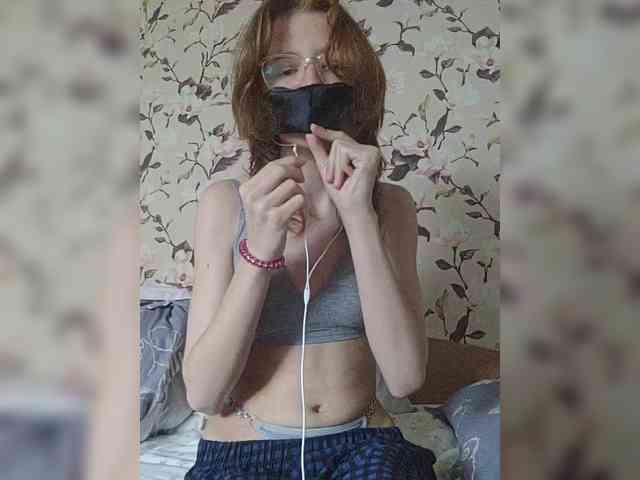 ManyaHots webcam