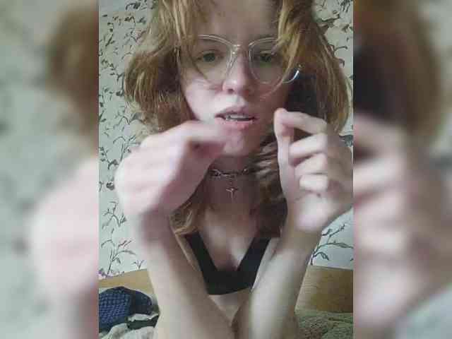 ManyaHots webcam