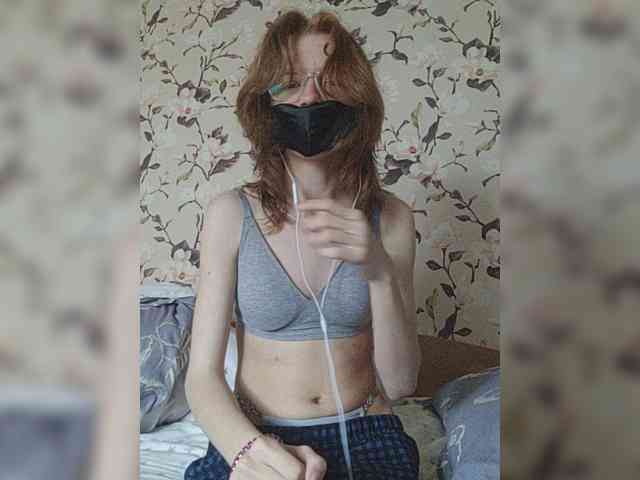 ManyaHots webcam