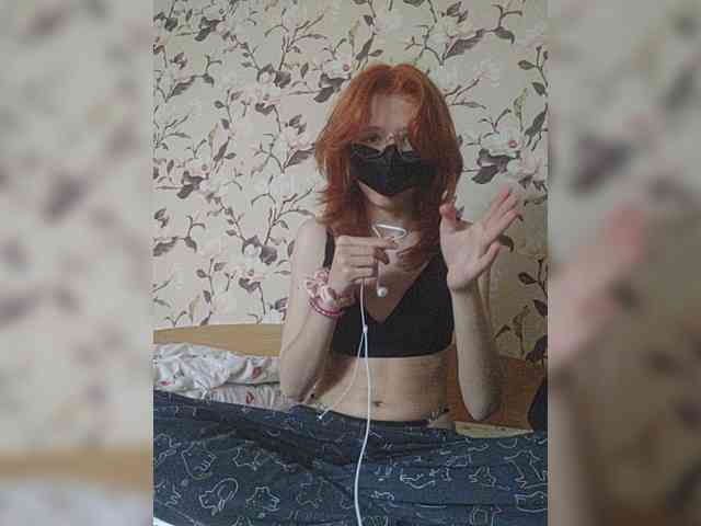 ManyaHots webcam