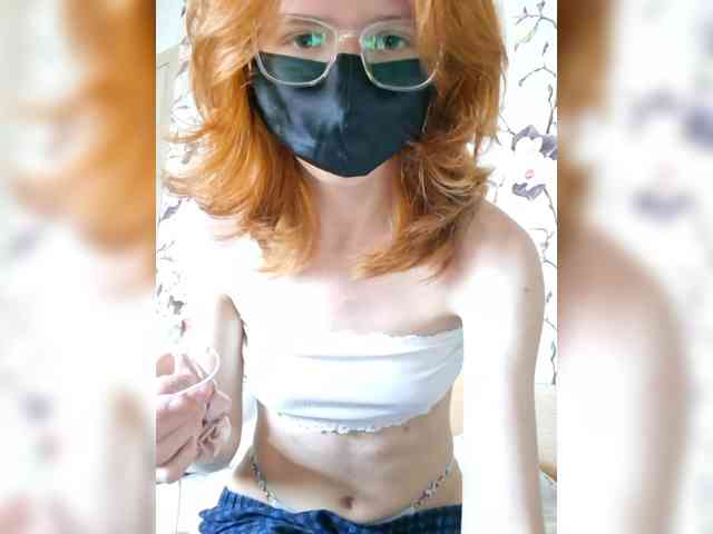 ManyaHots webcam