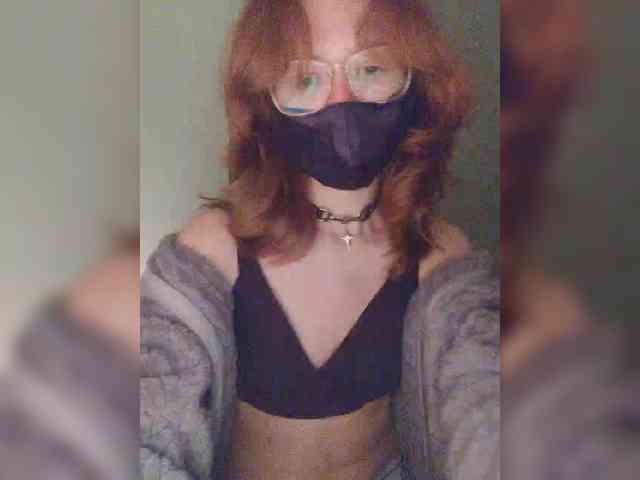 ManyaHots webcam