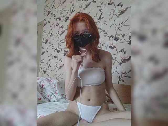 ManyaHots webcam