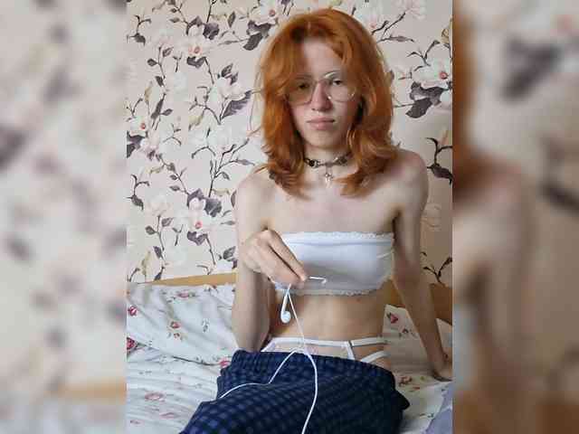 ManyaHots webcam