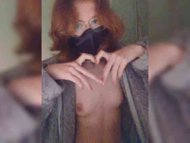 ManyaHots webcam