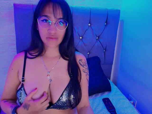 andrea-lovely1 webcam