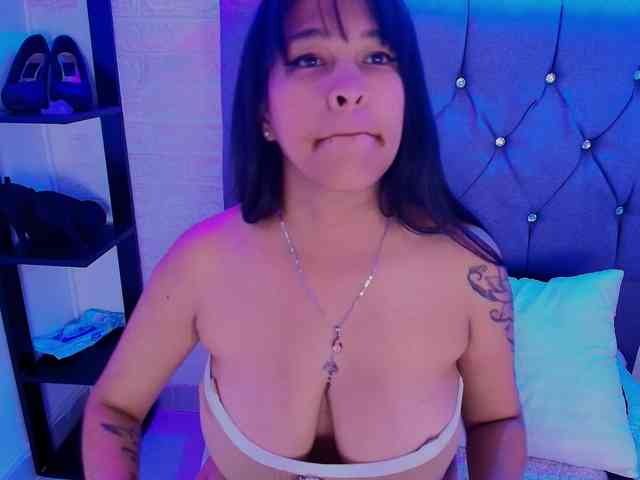 andrea-lovely1 webcam