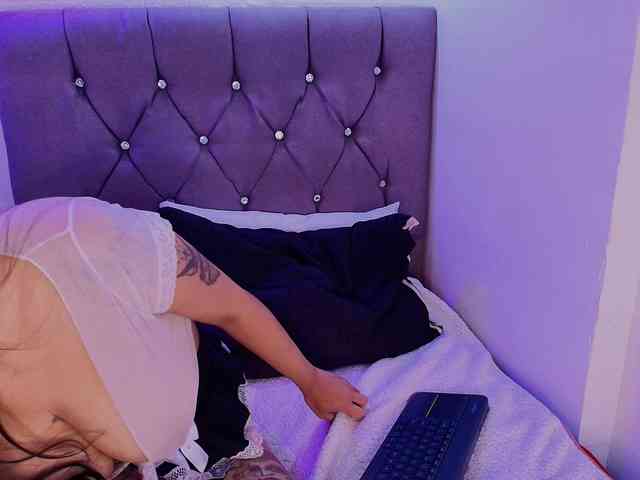 andrea-lovely1 webcam