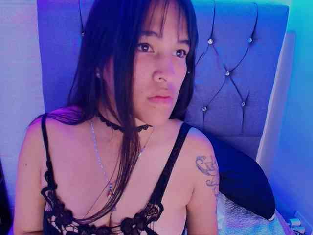 andrea-lovely1 webcam