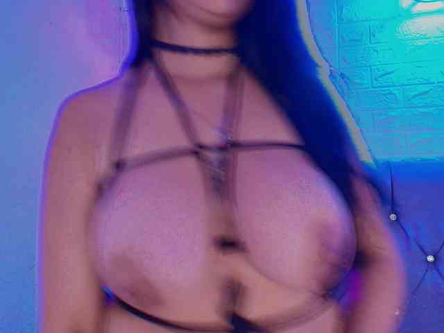 andrea-lovely1 webcam