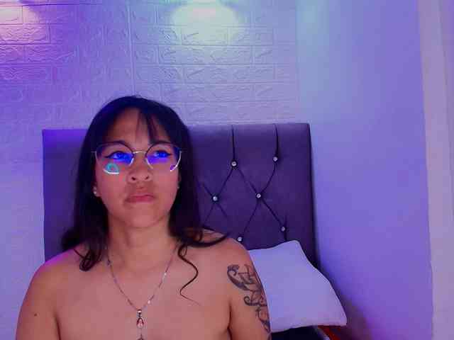 andrea-lovely1 webcam