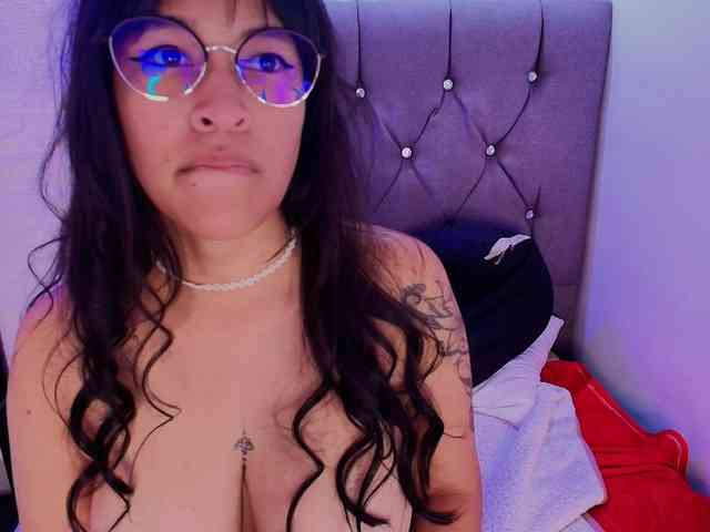 andrea-lovely1 webcam