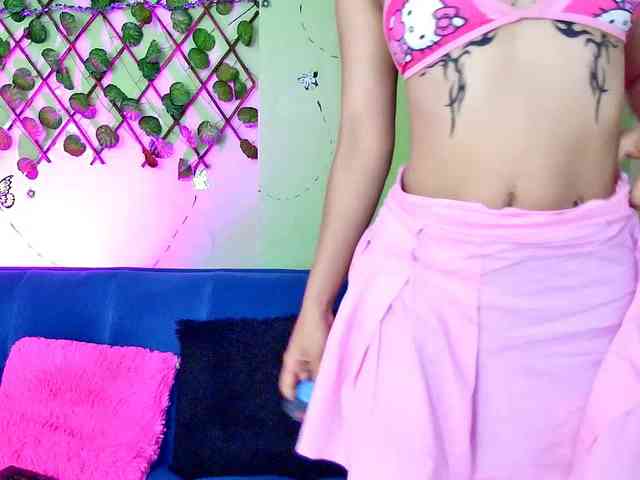 Magie-rouse Live Webcam on BongaCams