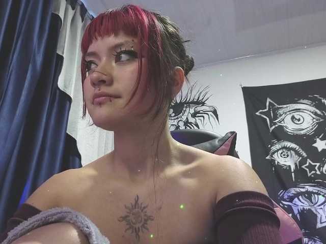 Vakker-meilee live cam on BongaCams