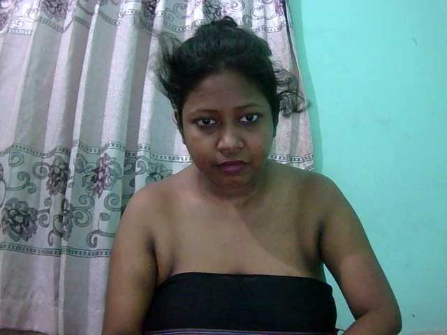 Queen19 live cam on BongaCams