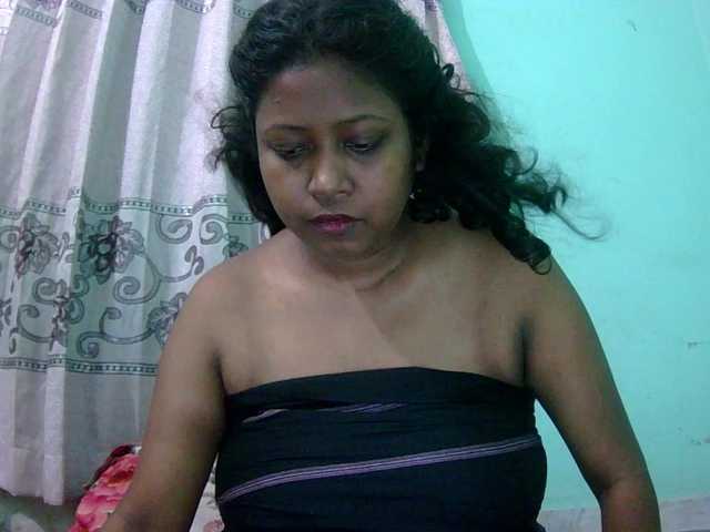 Queen19 live cam on BongaCams
