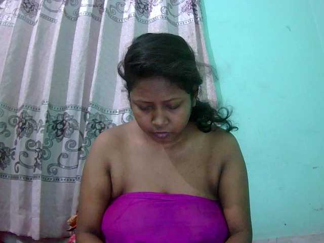 Queen19 live cam on BongaCams
