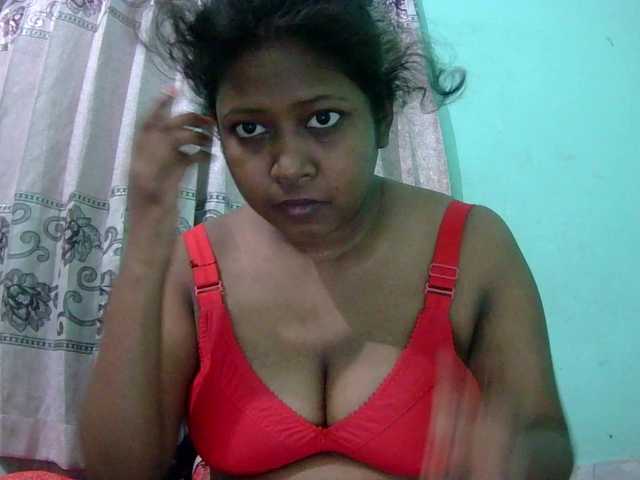 Queen19 live cam on BongaCams