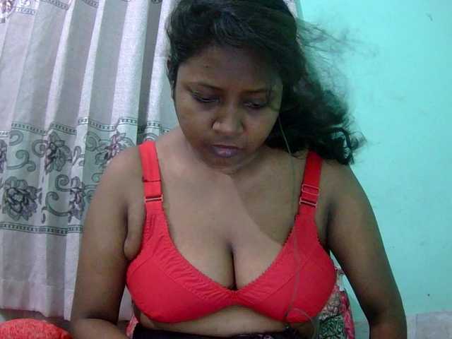Queen19 live cam on BongaCams