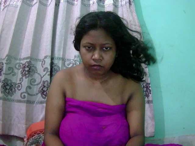 Queen19 live cam on BongaCams