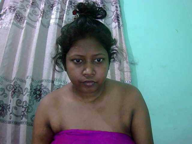 Queen19 live cam on BongaCams