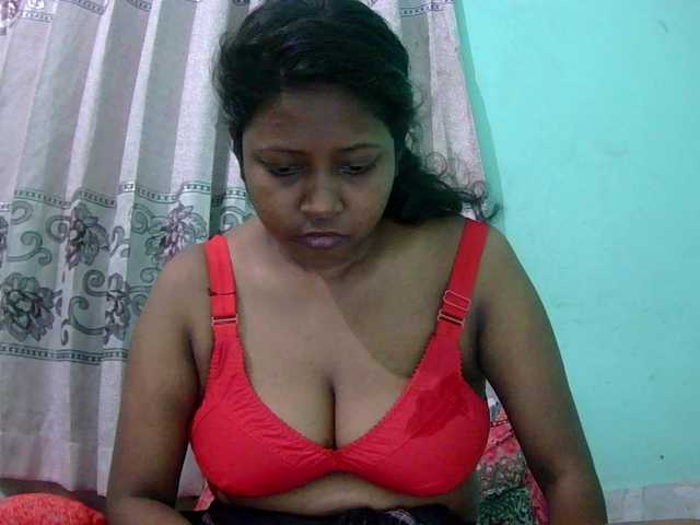 Queen19 live cam on BongaCams