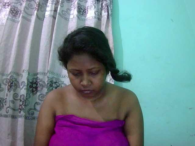 Queen19 live cam on BongaCams