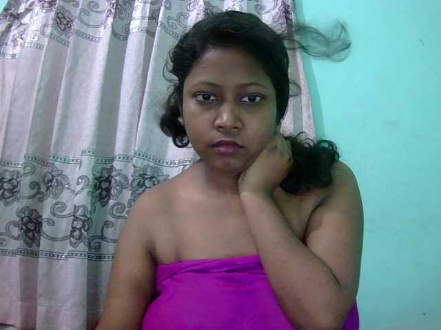 Queen19 live cam on BongaCams