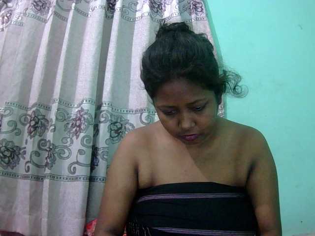 Queen19 live cam on BongaCams