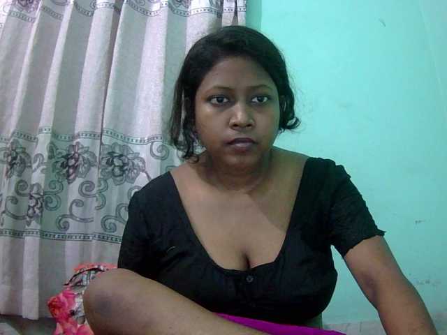 Queen19 live cam on BongaCams