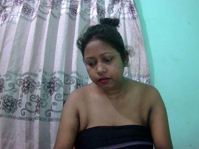 Queen19 live cam on BongaCams