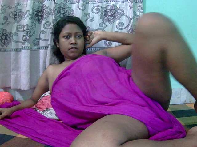 Queen19 live cam on BongaCams