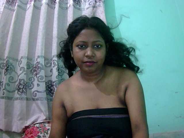 Queen19 live cam on BongaCams