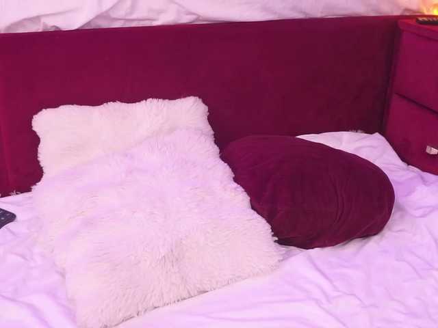 KiraKrush live cam on BongaCams