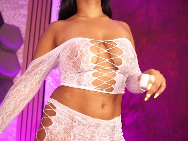 KiraKrush live cam on BongaCams