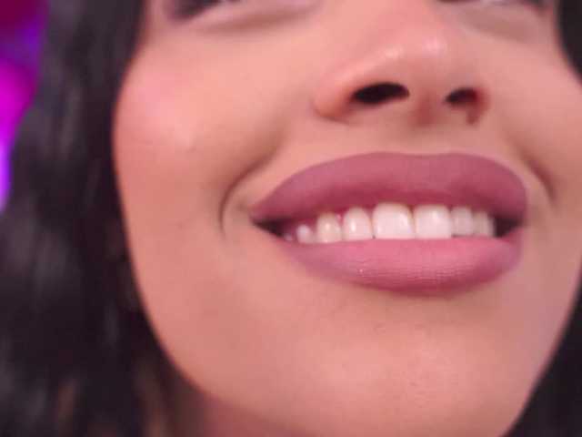KiraKrush live cam on BongaCams