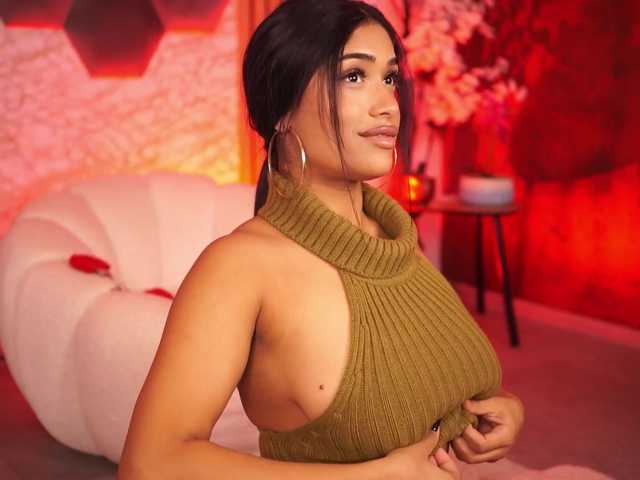 KiraKrush live cam on BongaCams